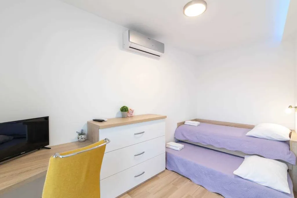 Semi-Detached Villa in Novi Vinodolski for 8 Guests