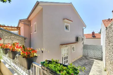 Semi-Detached Villa in Novi Vinodolski for 8 Guests
