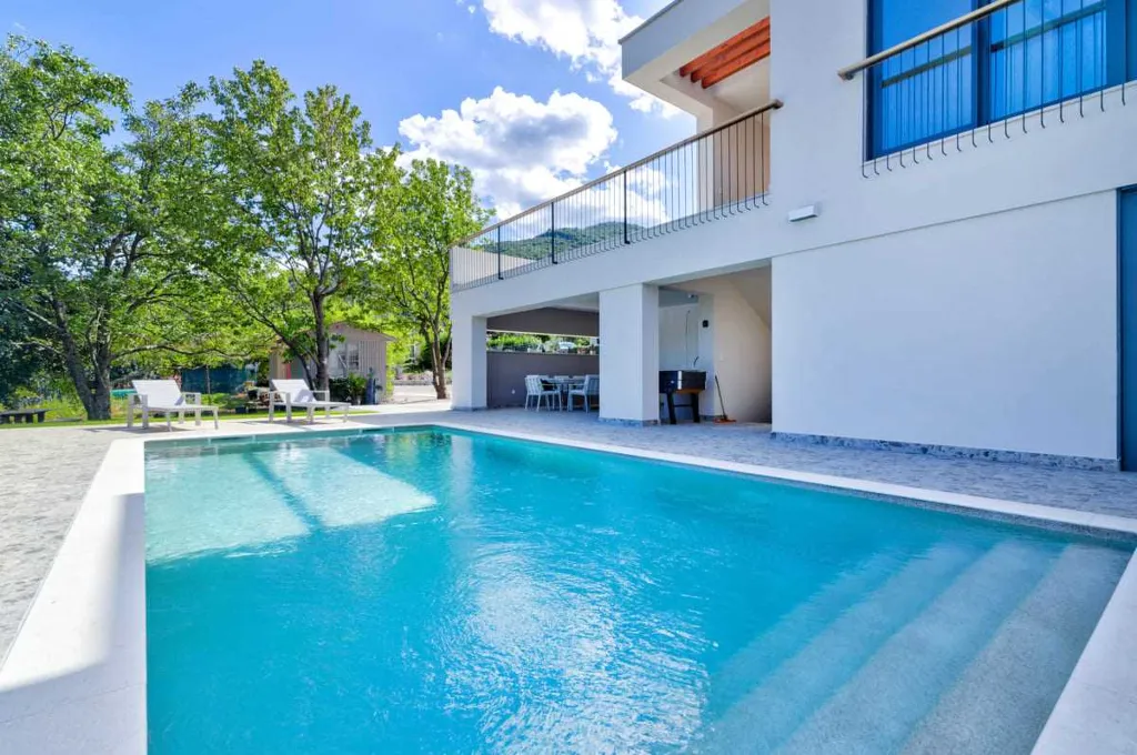 Matulji Sea-View Villa for Up to 13 Guests