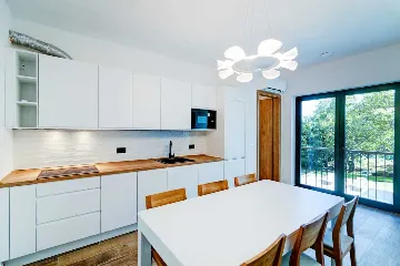 Matulji Sea-View Villa for Up to 13 Guests