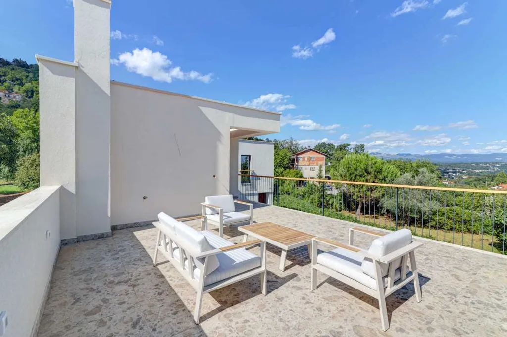 Matulji Sea-View Villa for Up to 13 Guests