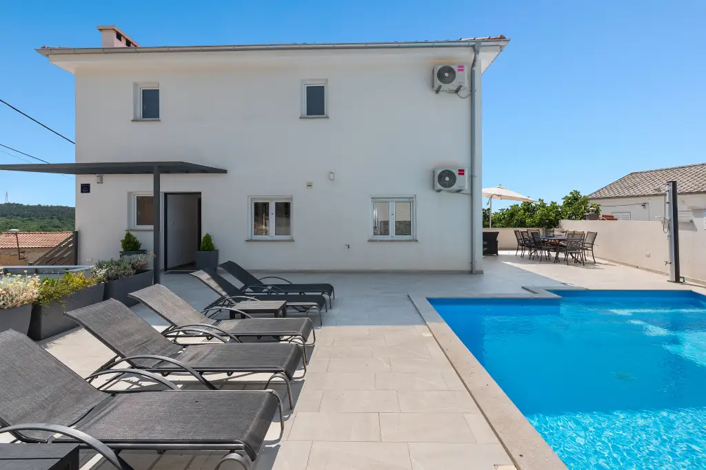 Villa with Sea Views in Ledenice for up to 9
