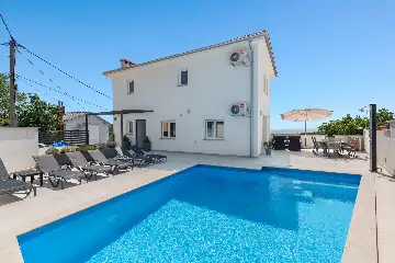 Villa with Sea Views in Ledenice for up to 9