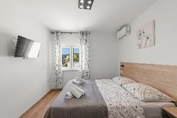 Villa with Sea Views in Ledenice for up to 9