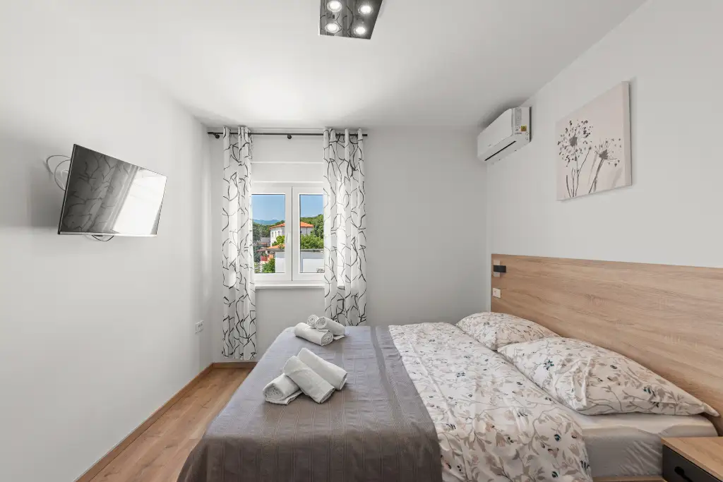 Villa with Sea Views in Ledenice for up to 9