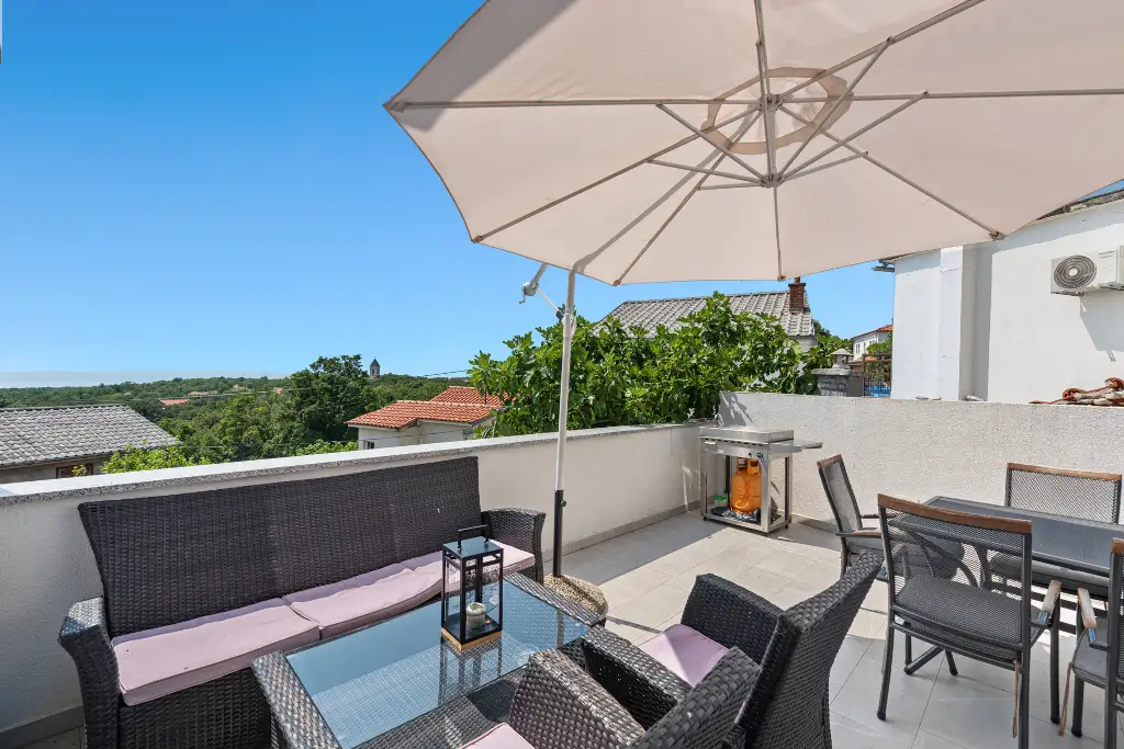 Villa with Sea Views in Ledenice for up to 9