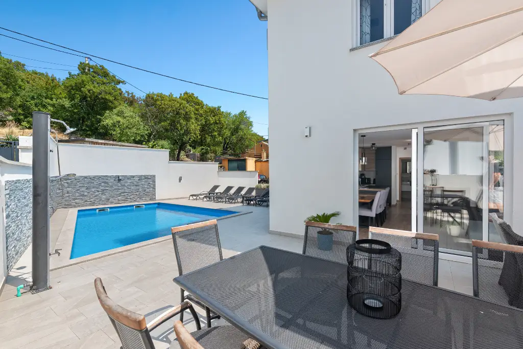 Villa with Sea Views in Ledenice for up to 9