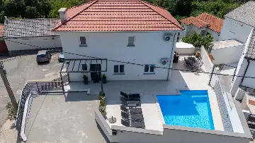 Villa with Sea Views in Ledenice for up to 9