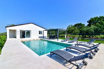 Villa in Vodnjan with Large 52 m² Pool