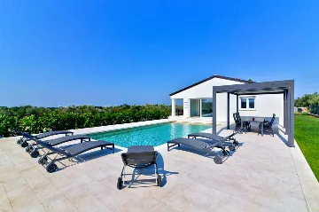 Villa in Vodnjan with Large 52 m² Pool