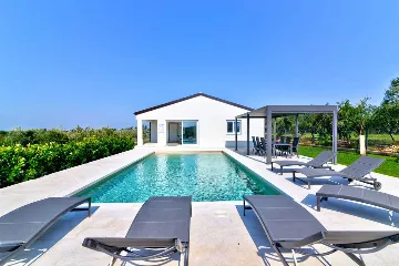 Villa in Vodnjan with Large 52 m² Pool