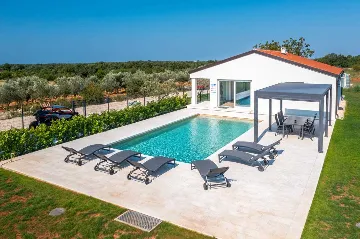 Villa in Vodnjan with Large 52 m² Pool