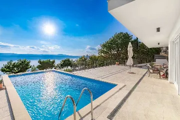 5-Bedroom Villa in Novi Vinodolski for Up to 10