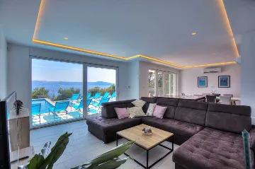 5-Bedroom Villa in Novi Vinodolski for Up to 10