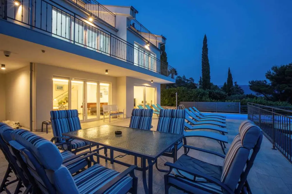 5-Bedroom Villa in Novi Vinodolski for Up to 10