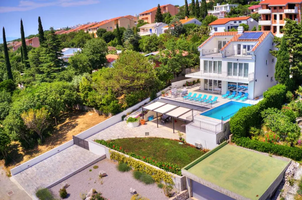 5-Bedroom Villa in Novi Vinodolski for Up to 10