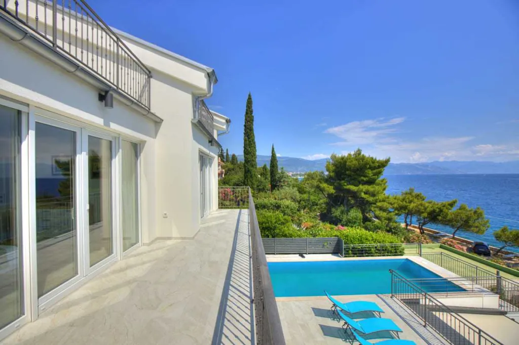 5-Bedroom Villa in Novi Vinodolski for Up to 10