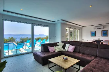 5-Bedroom Villa in Novi Vinodolski for Up to 10