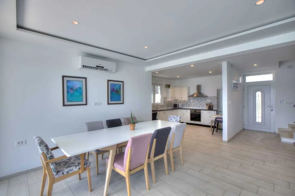 5-Bedroom Villa in Novi Vinodolski for Up to 10