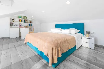 5-Bedroom Villa in Novi Vinodolski for Up to 10