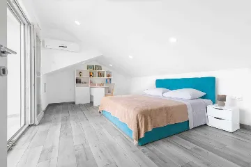 5-Bedroom Villa in Novi Vinodolski for Up to 10