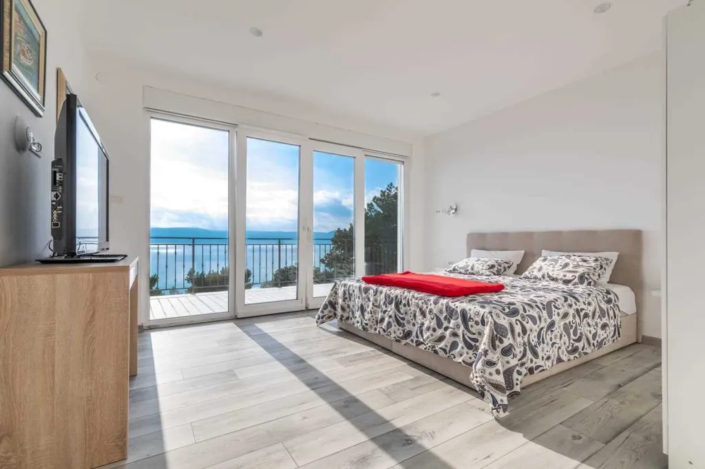 5-Bedroom Villa in Novi Vinodolski for Up to 10