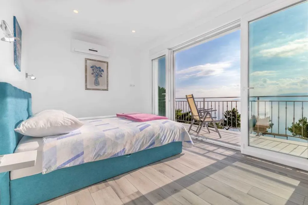 5-Bedroom Villa in Novi Vinodolski for Up to 10