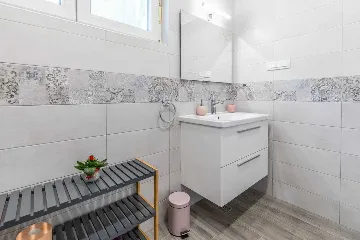 5-Bedroom Villa in Novi Vinodolski for Up to 10