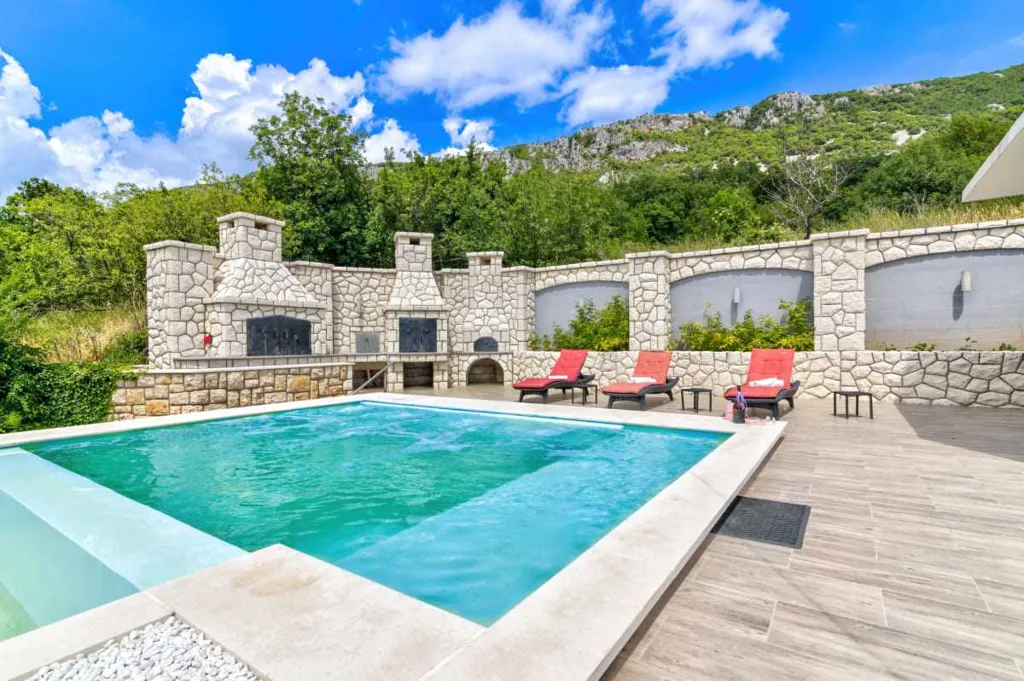 Bribir 4-Bedroom Villa for up to 10 Guests