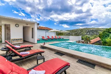 Bribir 4-Bedroom Villa for up to 10 Guests