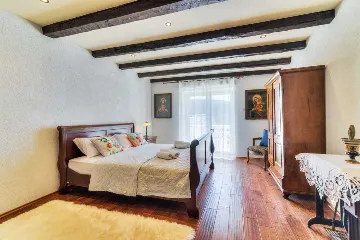 Bribir 4-Bedroom Villa for up to 10 Guests