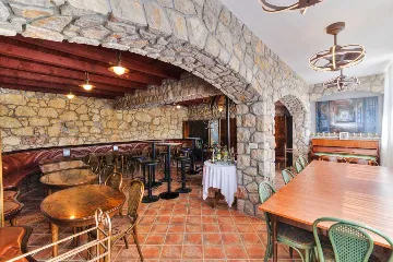 Bribir 4-Bedroom Villa for up to 10 Guests