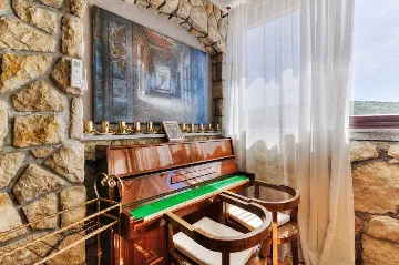 Bribir 4-Bedroom Villa for up to 10 Guests