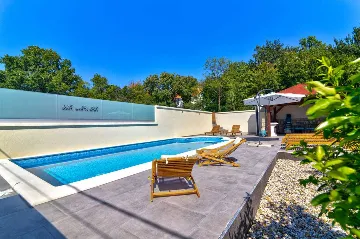 Saltwater Pool Villa in Grizane for up to 10