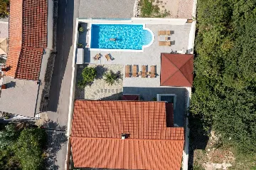 Saltwater Pool Villa in Grizane for up to 10