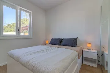 Saltwater Pool Villa in Grizane for up to 10