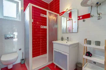 Saltwater Pool Villa in Grizane for up to 10