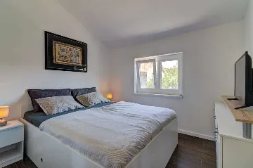 Saltwater Pool Villa in Grizane for up to 10