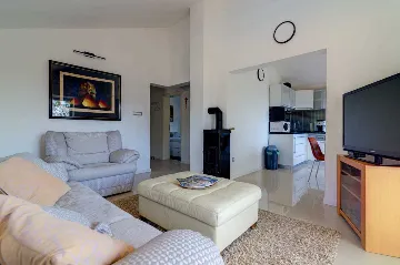 Saltwater Pool Villa in Grizane for up to 10