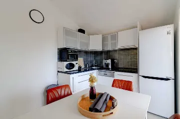 Saltwater Pool Villa in Grizane for up to 10