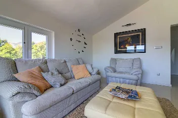 Saltwater Pool Villa in Grizane for up to 10