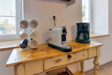 Grizane 4-Bedroom Villa for Up to 10 Guests