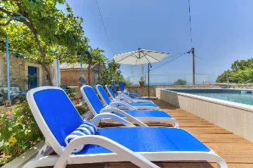 Grizane 4-Bedroom Villa for Up to 10 Guests