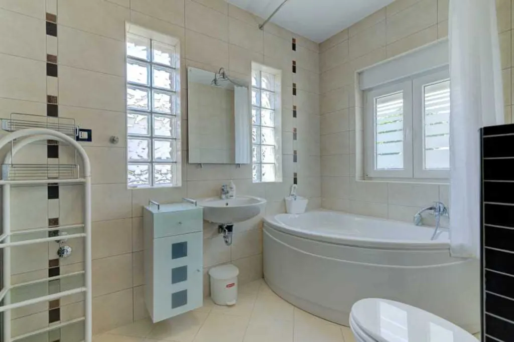 Modern Villa with Pool and Sea Views in Novi Vinodolski