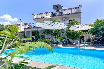 Holiday House in Novi Vinodolski with Pool