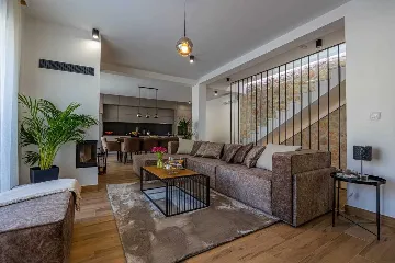 Bribir Villa for Up to 10 Guests with 5 En-Suites