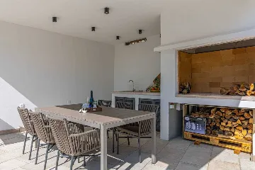 Bribir Villa for Up to 10 Guests with 5 En-Suites