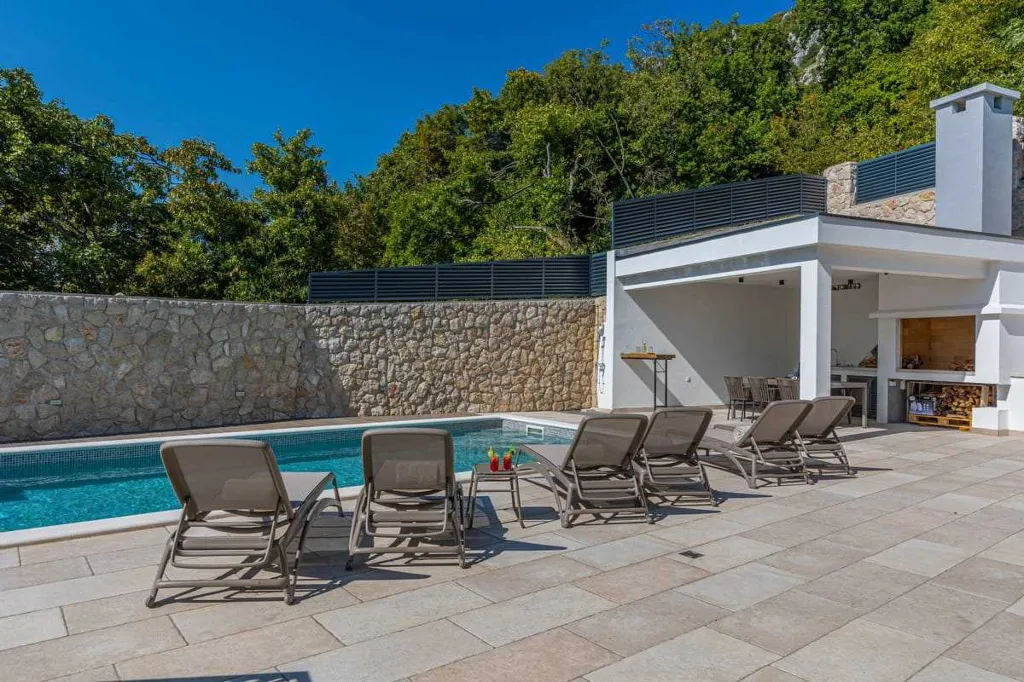 Bribir Villa for Up to 10 Guests with 5 En-Suites