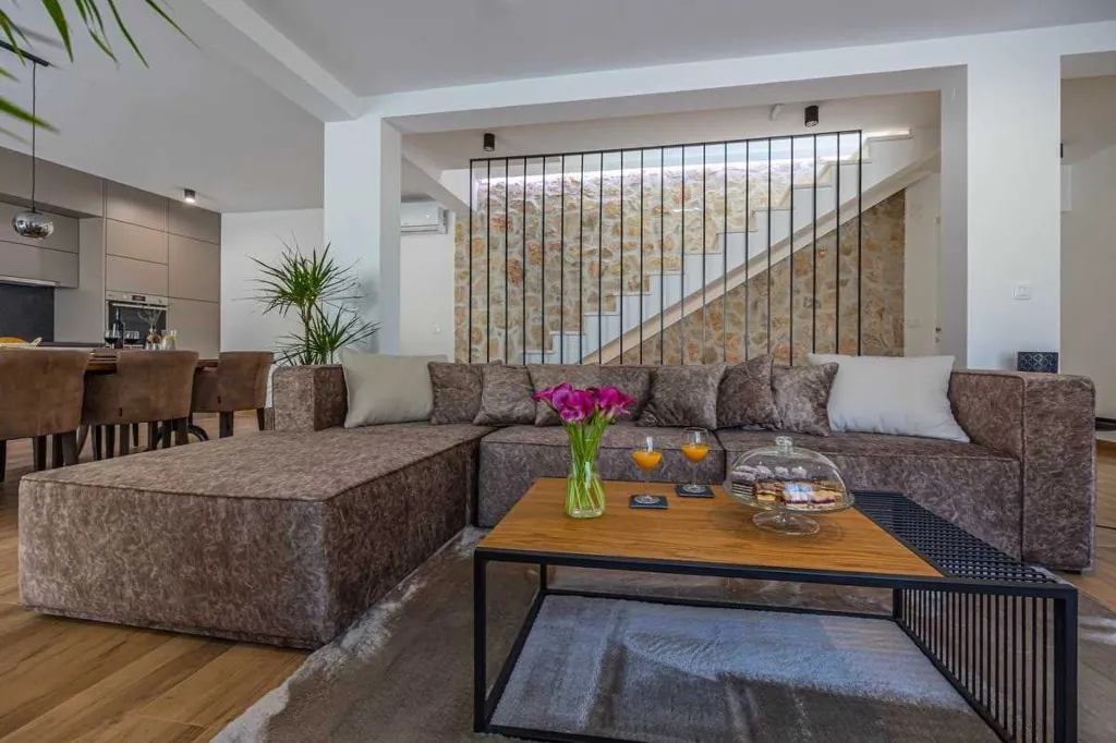Bribir Villa for Up to 10 Guests with 5 En-Suites