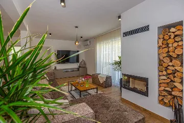 Bribir Villa for Up to 10 Guests with 5 En-Suites